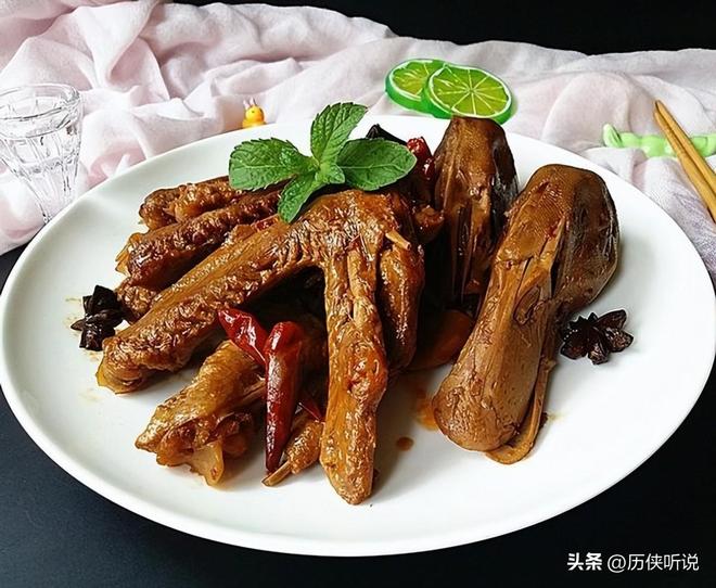 烤鸭才25元！哪来的利润？能放心吃吗？PG麻将胡了试玩平台活鸭上百元一只做成(图5)