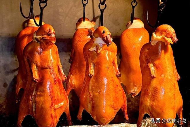 烤鸭才25元！哪来的利润？能放心吃吗？PG麻将胡了试玩平台活鸭上百元一只做成(图8)